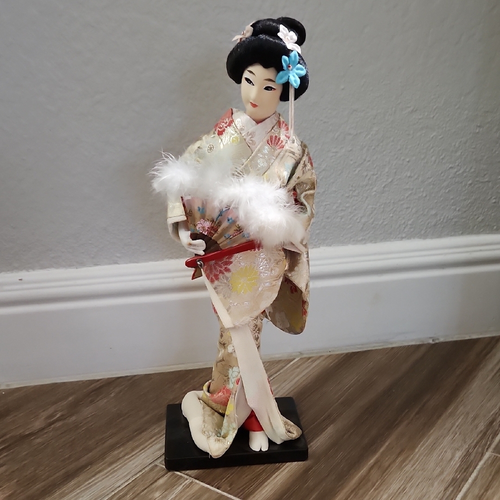 Vintage Japanese Geisha Doll